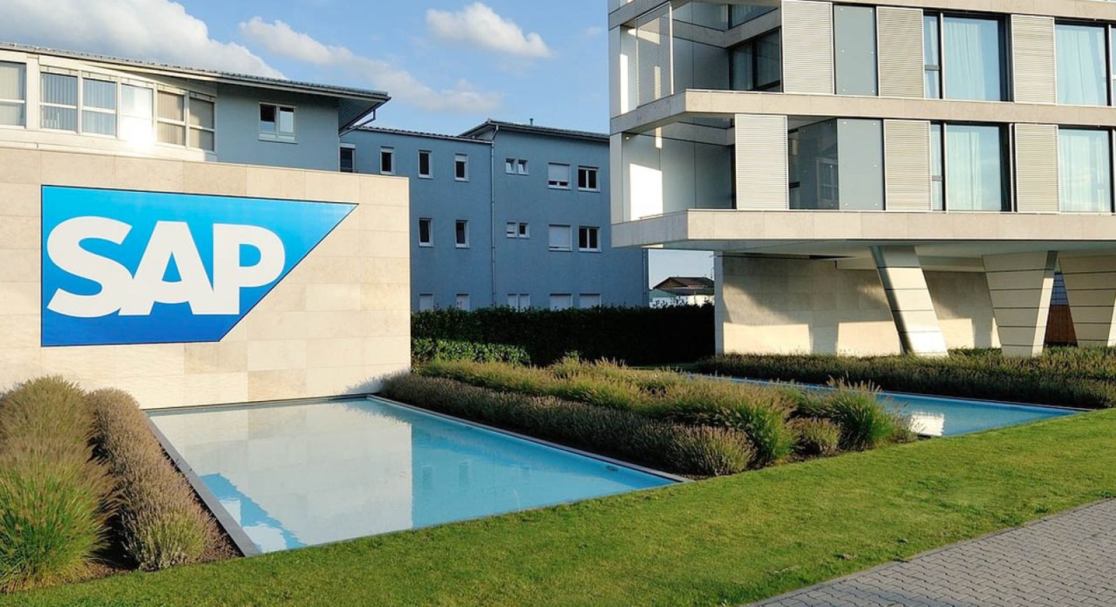 SAP rozszerza największą na świecie sieć biznesową i wprowadza kolejne innowacje dla firm