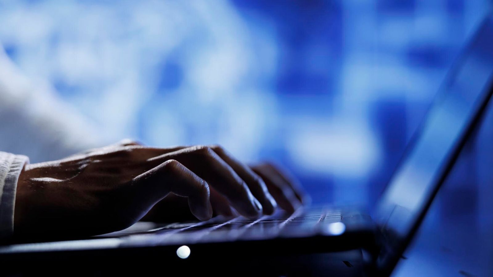 Cyberbezpieczeństwo w firmach – strategiczne wyzwania w Polsce i na świecie