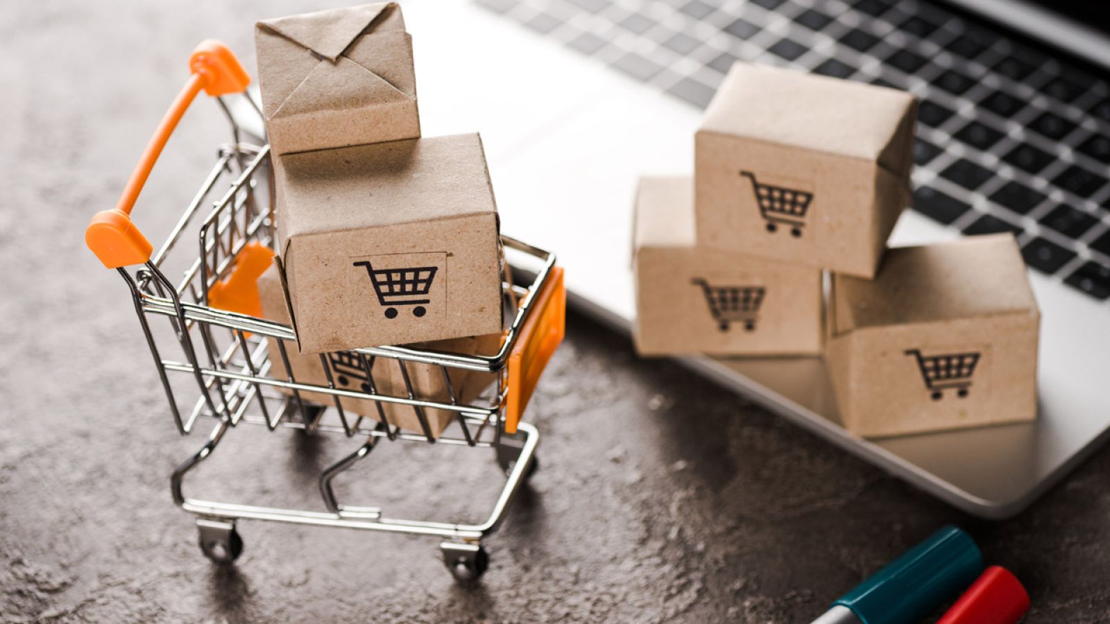 7 sposobów na usprawnienie obsługi zamówień w okresach pików sprzedażowych