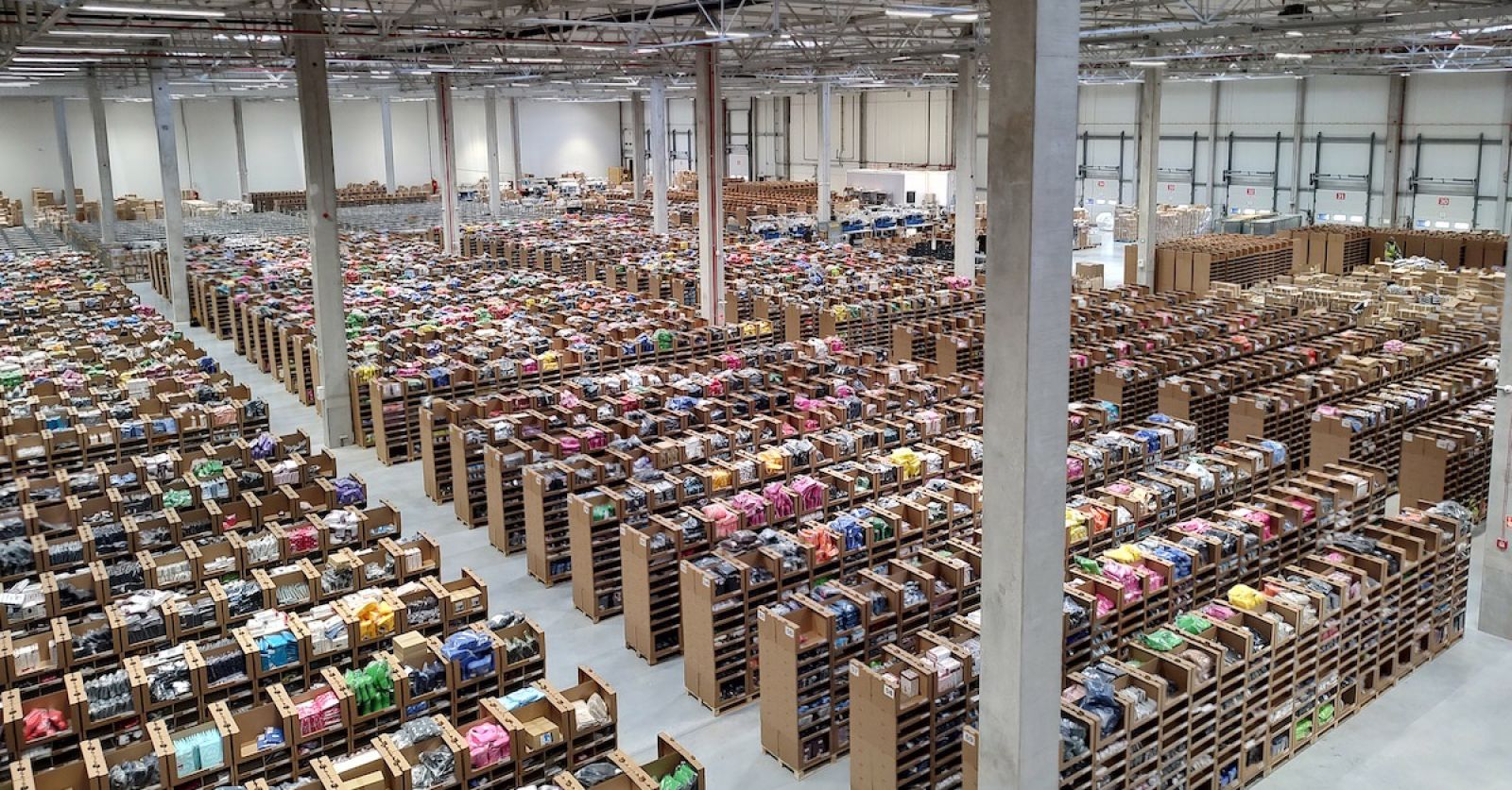 Prekonfigurowany system PSIwms usprawnia pracę w magazynie e-commerce Hisert