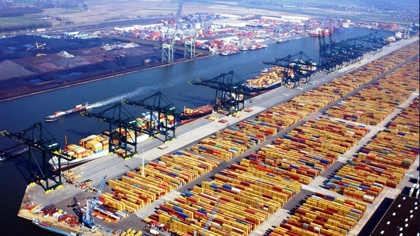 Port w Rotterdamie zabezpiecza procesy biznesowe dzięki systemom ERP