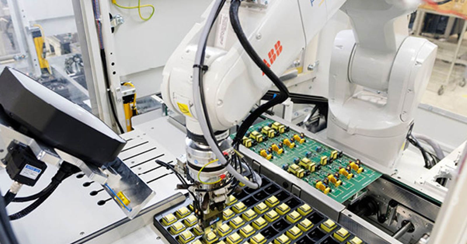 Automatyzacja procesów przemysłowych – kiedy to się opłaca?