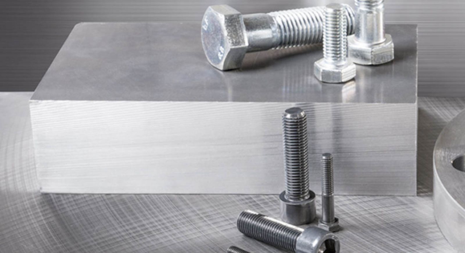 Rawlplug stawia na obsługę HR w chmurze Gavdi