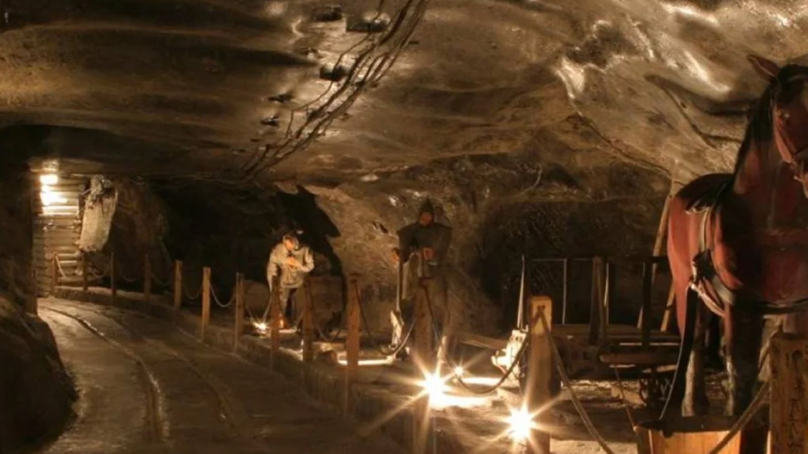 Zintegrowany system zabezpieczeń w sieci Kopalni Soli „Wieliczka”