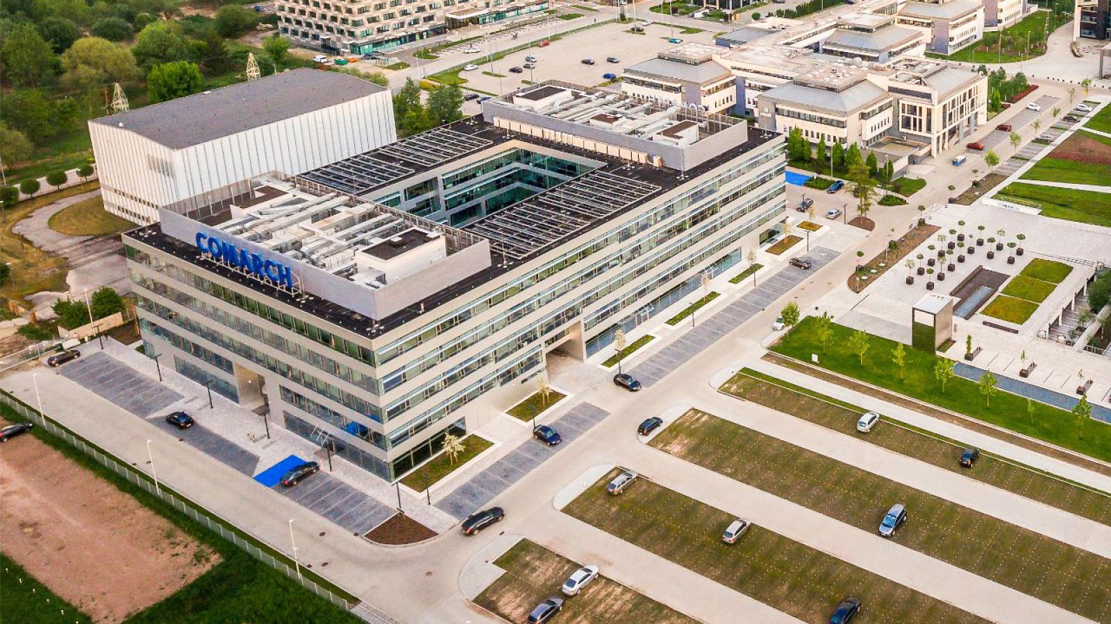 Nowy wymiar lojalności: Comarch i MIM Solutions wprowadzają AI do Loyalty Management