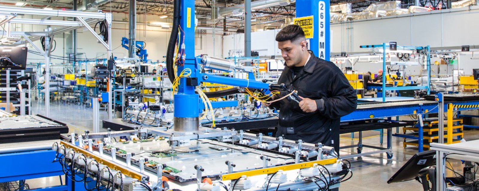 Sztuczna inteligencja w branży produkcyjnej – scenariusz science fiction, czy nieuchronna przyszłość?