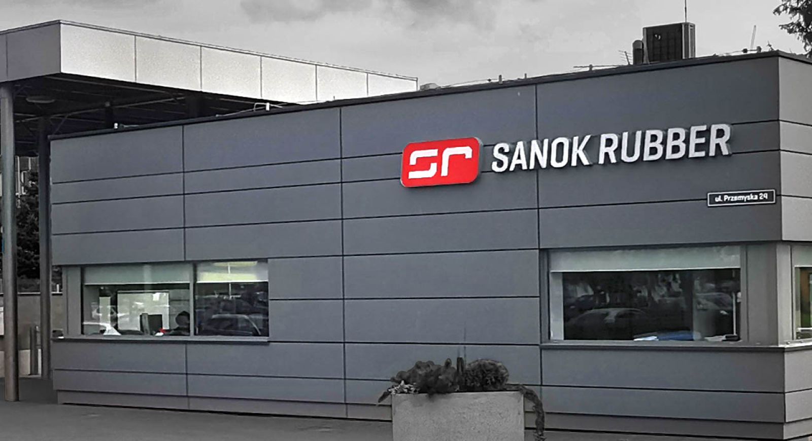 S&T wdroży system obiegu faktur zakupowych dla Sanok Rubber Company