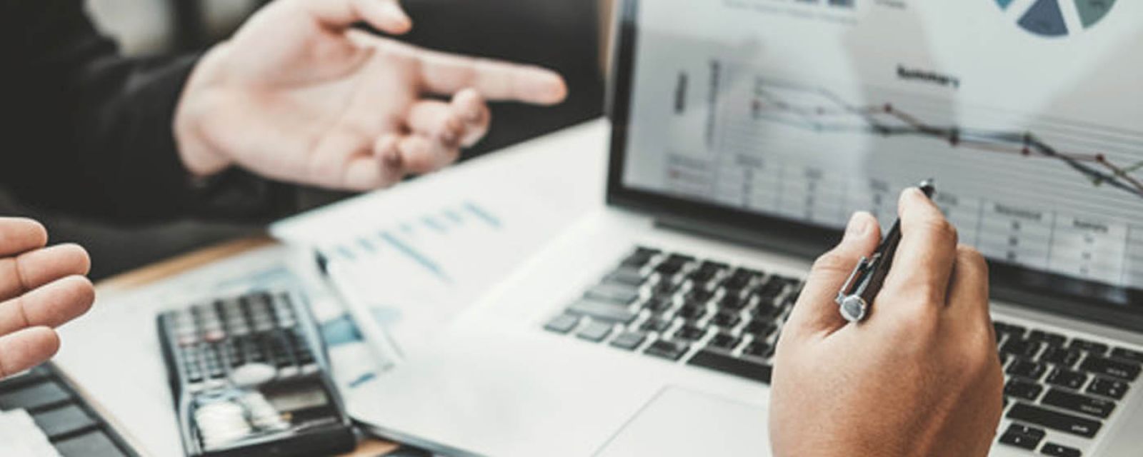 Jak skutecznie kontrolować koszty w firmie?