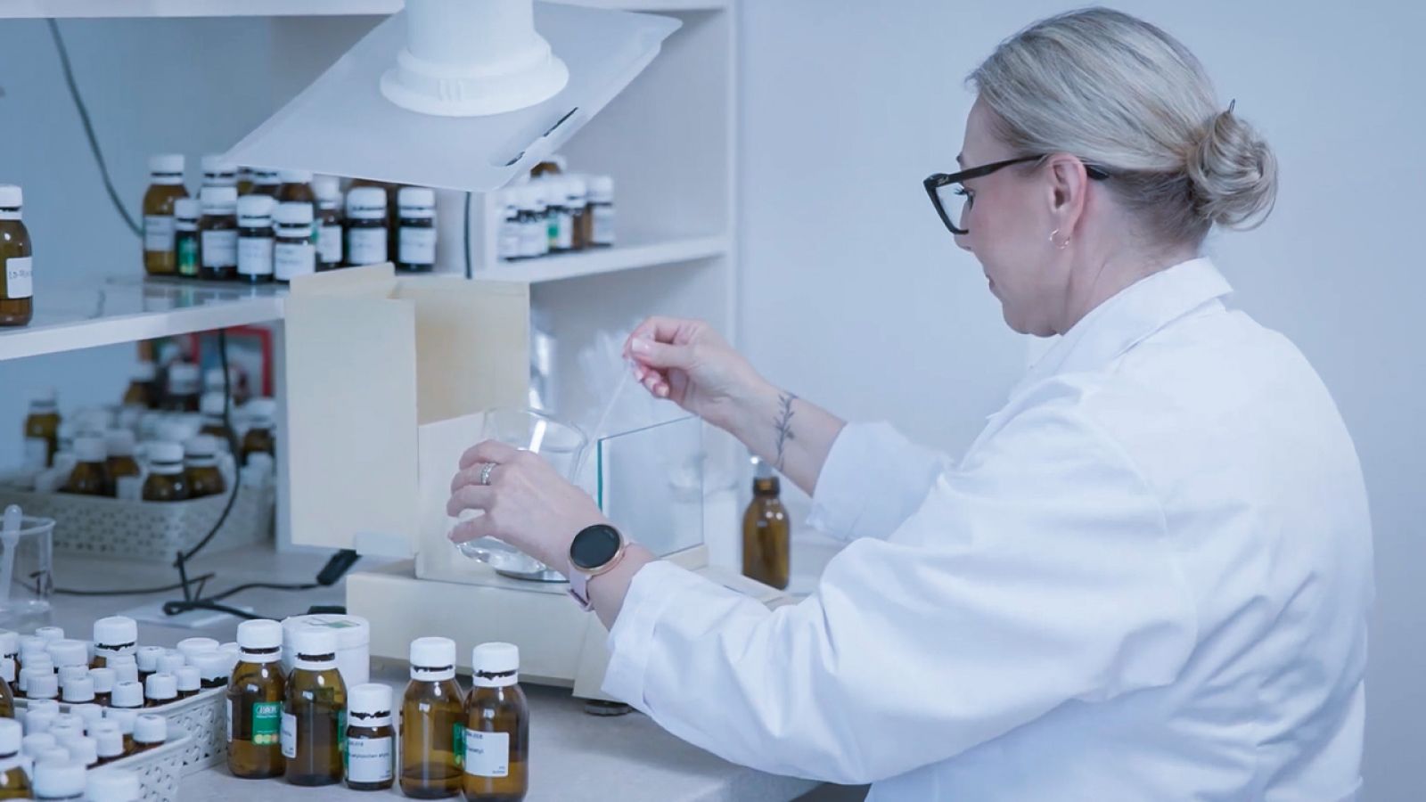 Zapachy ze szczyptą magii - jak technologia wspiera JAR Aromaty?