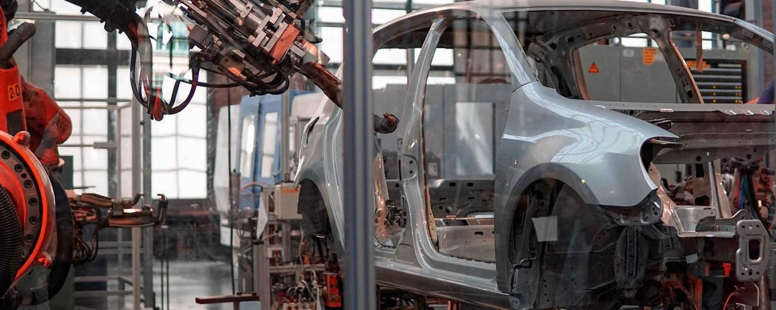 Wielka automatyzacja motoryzacji – do 2025 roku połowa fabryk będzie inteligentna