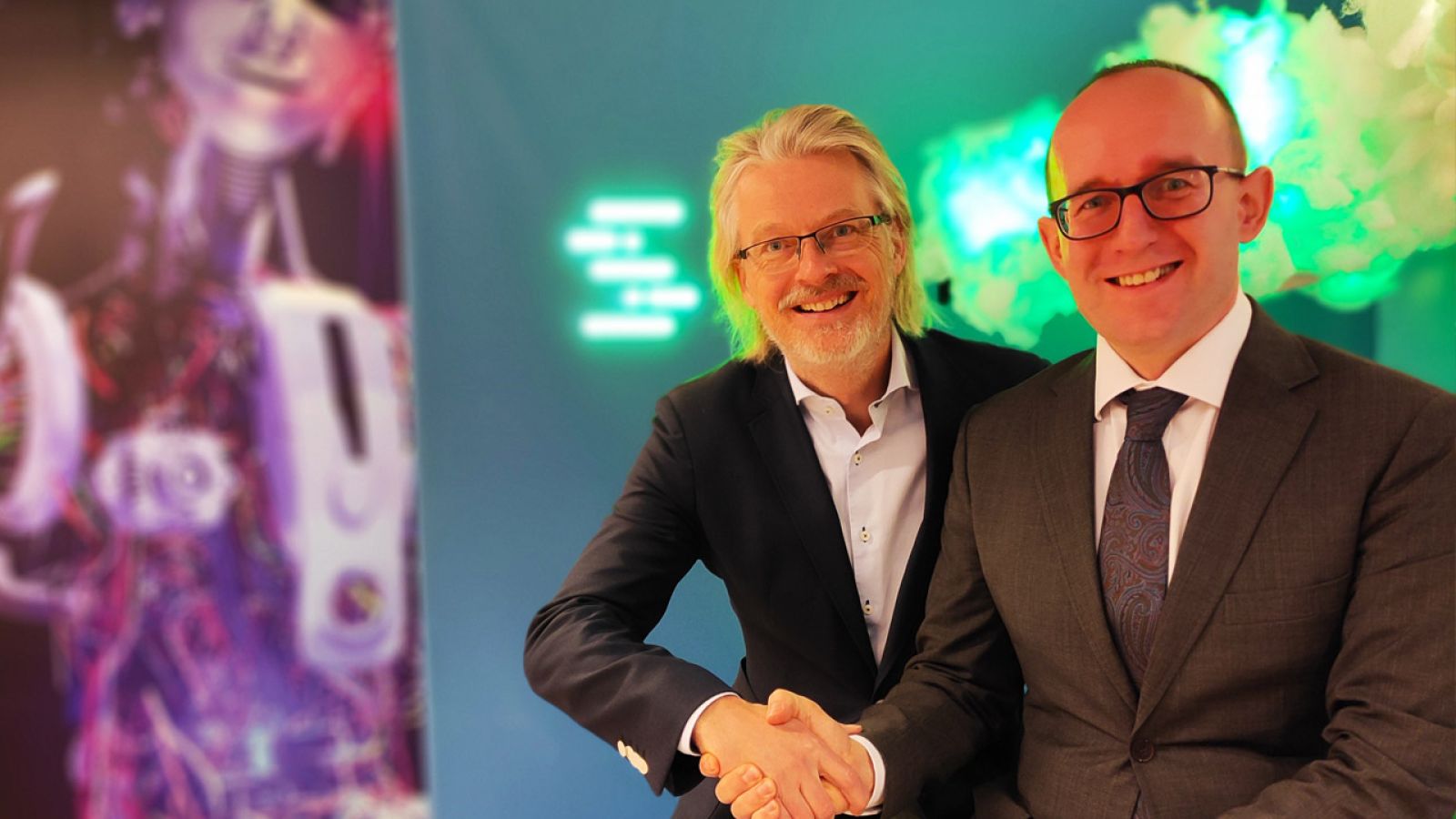 Symfonia sięga po e-Teczkę od HRobots