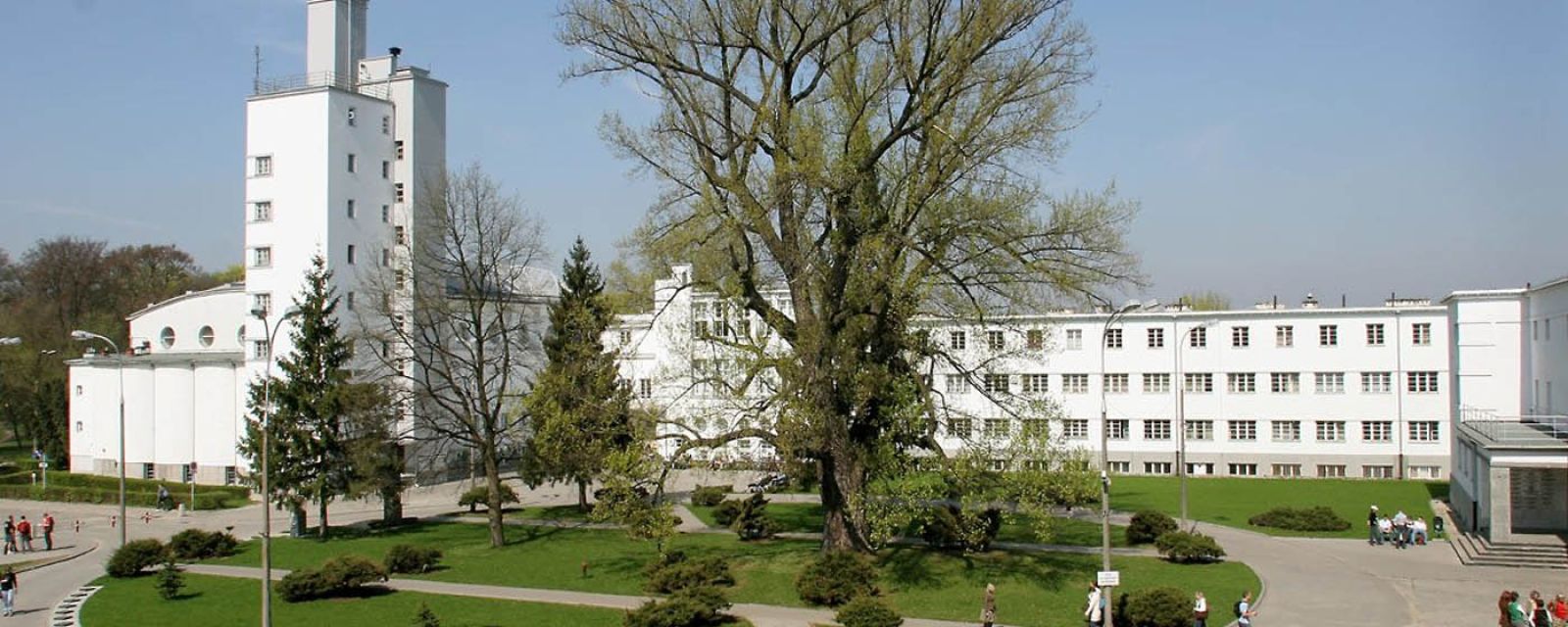 Akademia Wychowania Fizycznego w Warszawie decyduje  się na system ERP oferowany przez SIMPLE